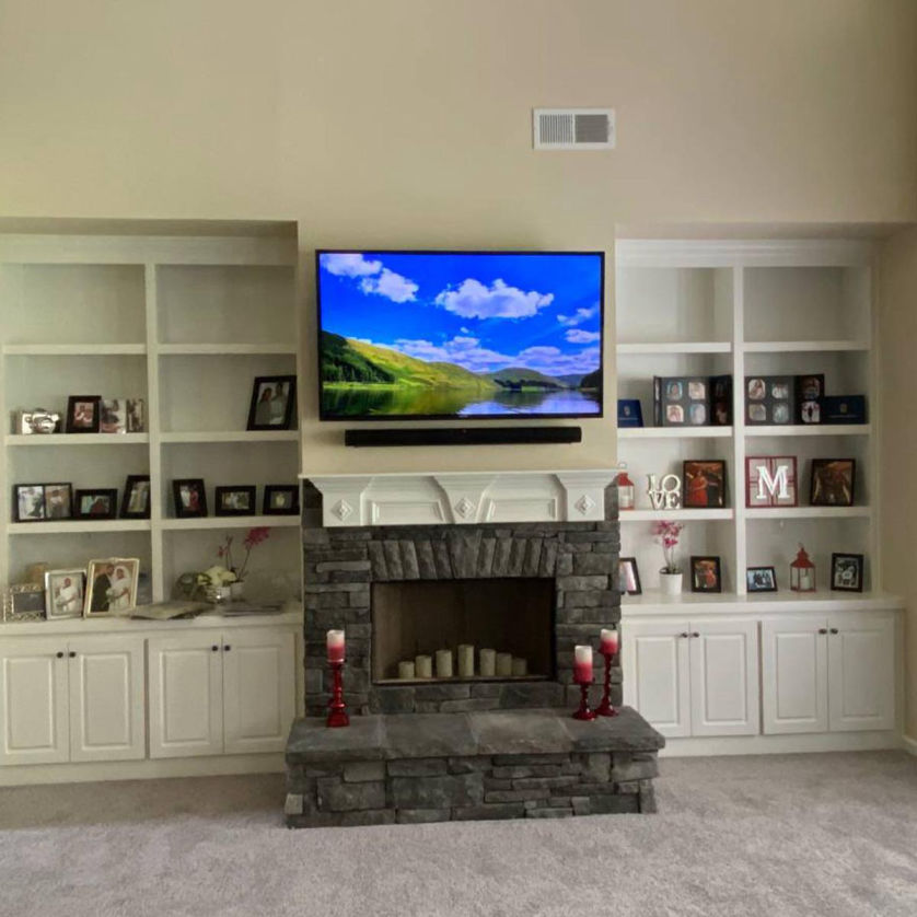 Professional TV mounting in Milwaukee WI home living room